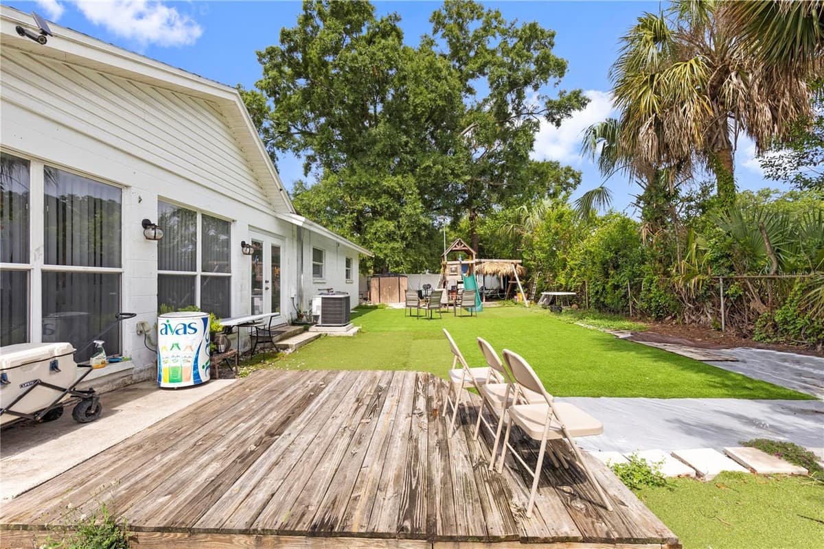 7529 ARMAND CIRCLE — photo 9 of 50
