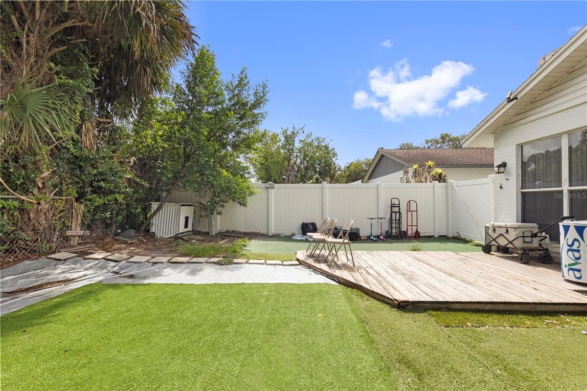 7529 ARMAND CIRCLE — photo 8 of 50