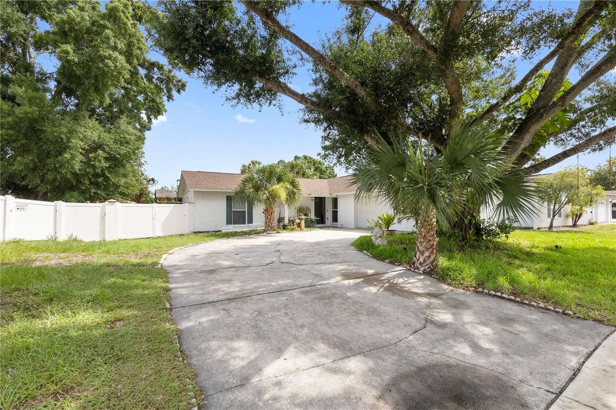 7529 ARMAND CIRCLE — photo 3 of 50