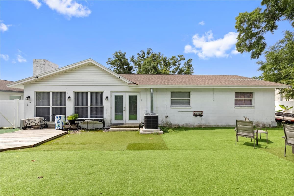 7529 ARMAND CIRCLE — photo 13 of 50