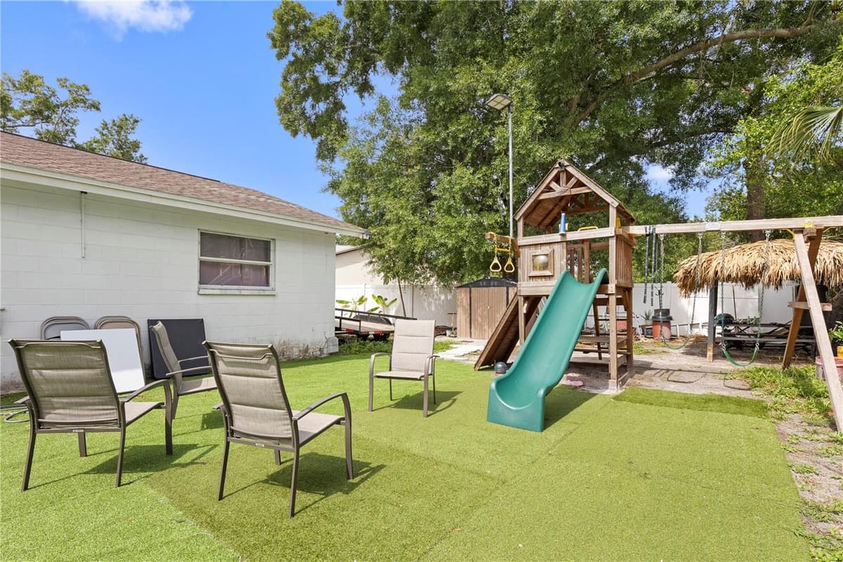 7529 ARMAND CIRCLE — photo 10 of 50
