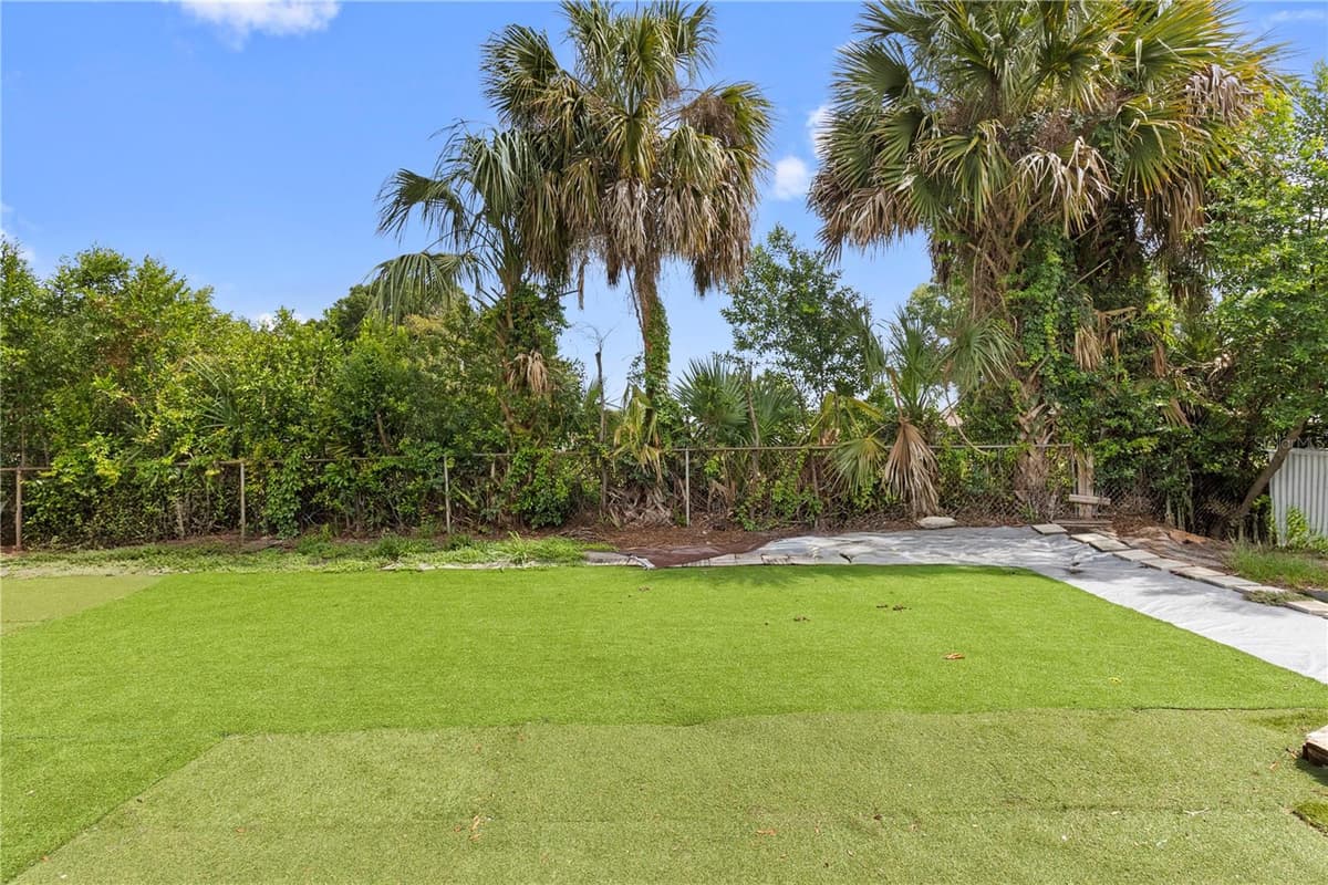 7529 ARMAND CIRCLE — photo 7 of 50