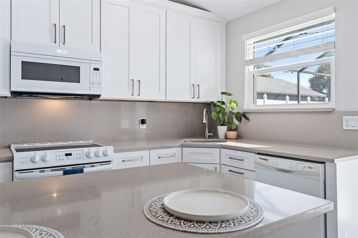 2135 FLAGLER AVENUE — photo 16 of 65
