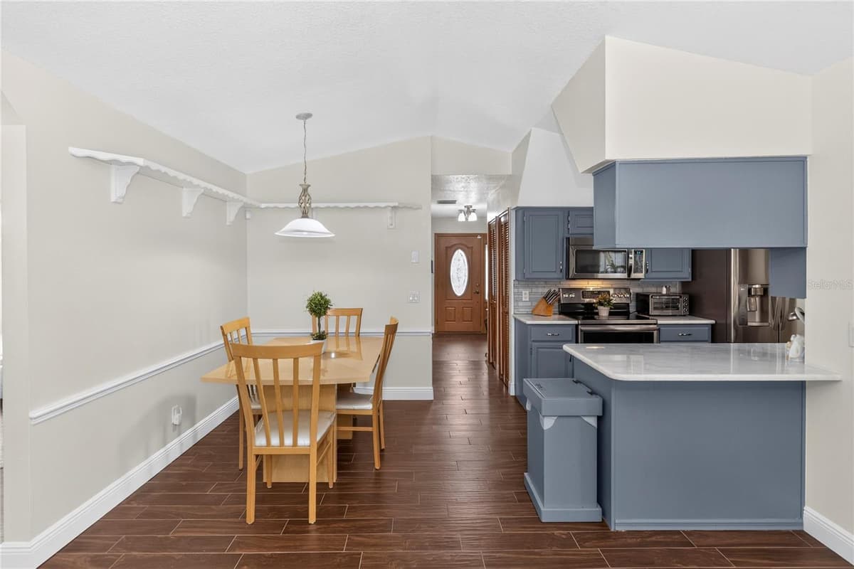 829 SYLVIA DRIVE — photo 12 of 28