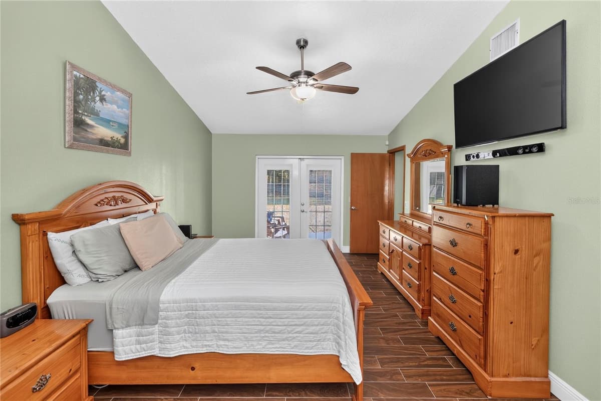 829 SYLVIA DRIVE — photo 13 of 28