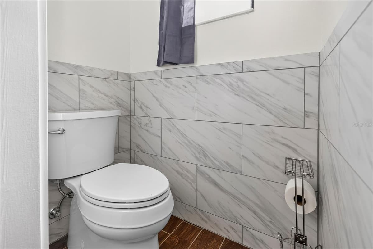 829 SYLVIA DRIVE — photo 17 of 28