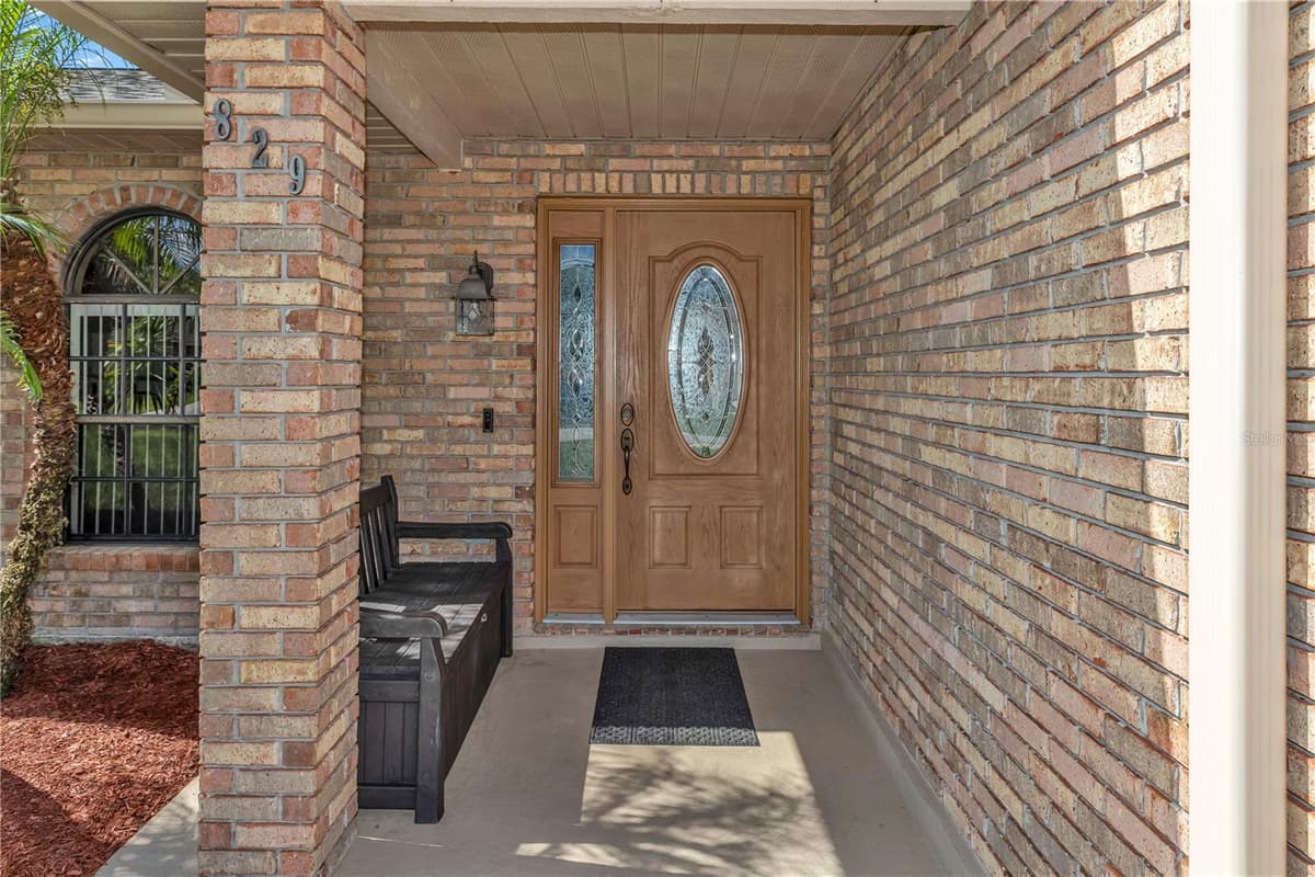 829 SYLVIA DRIVE — photo 2 of 28