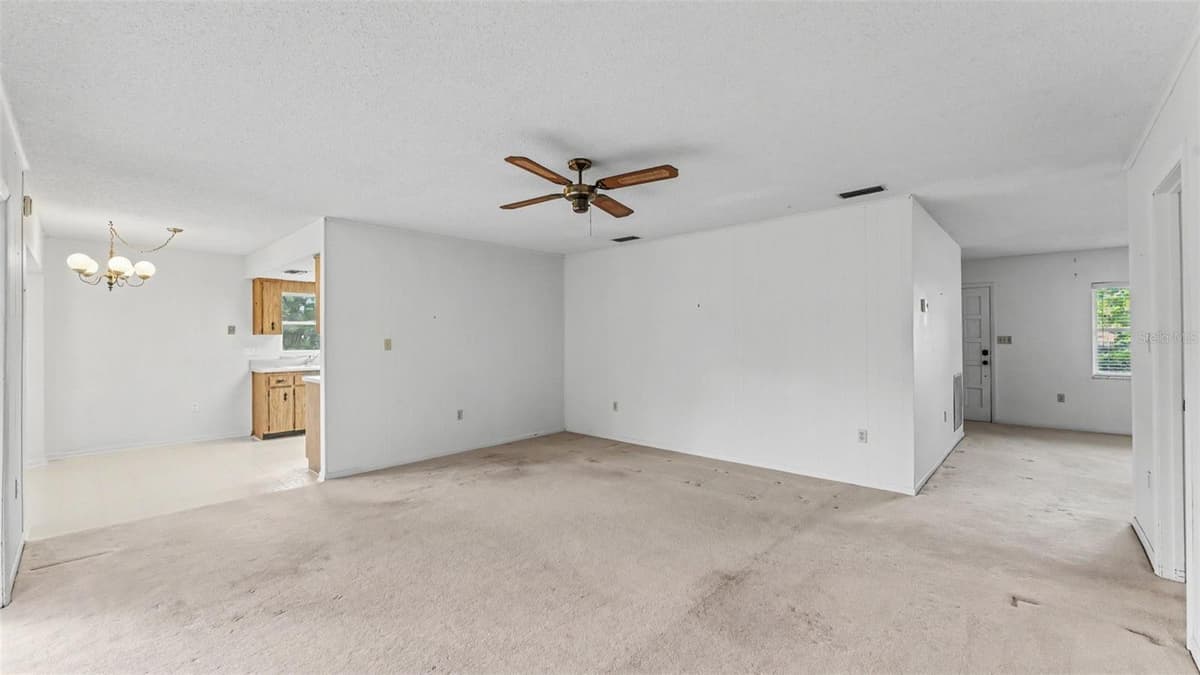 1050 BEARCREEK DRIVE — photo 5 of 34