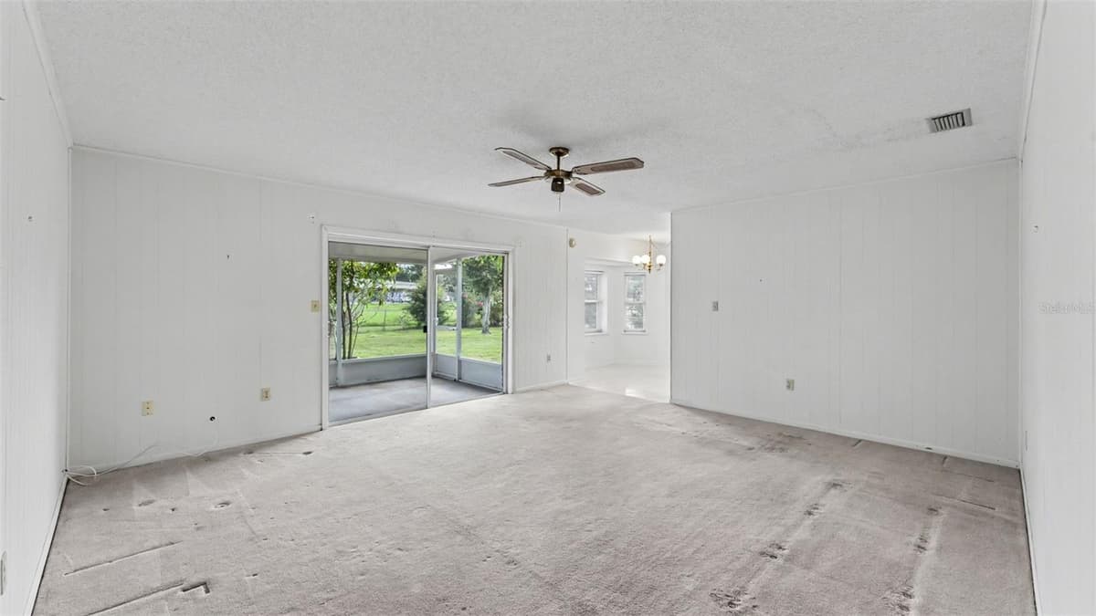 1050 BEARCREEK DRIVE — photo 4 of 34