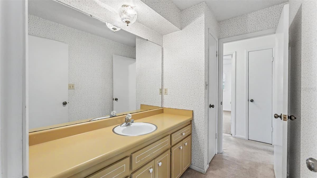 1050 BEARCREEK DRIVE — photo 14 of 34