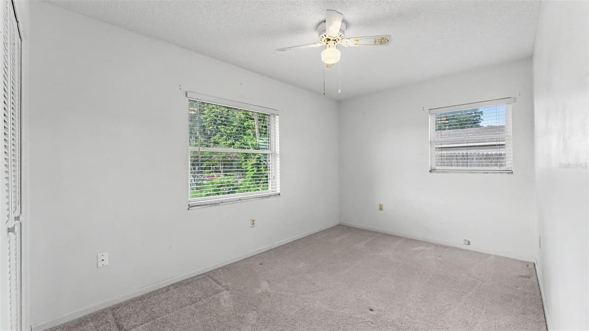 1050 BEARCREEK DRIVE — photo 17 of 34