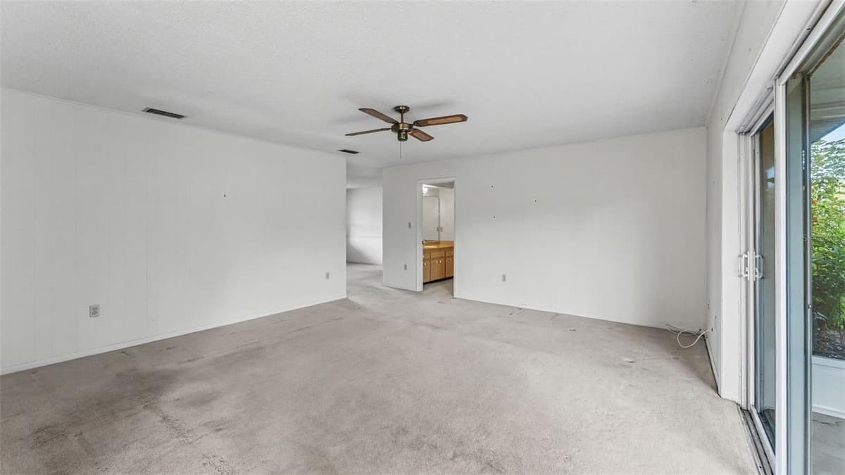 1050 BEARCREEK DRIVE — photo 12 of 34