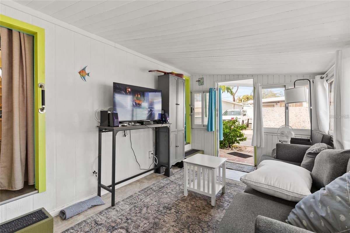 10315 CORTEZ ROAD — photo 4 of 15