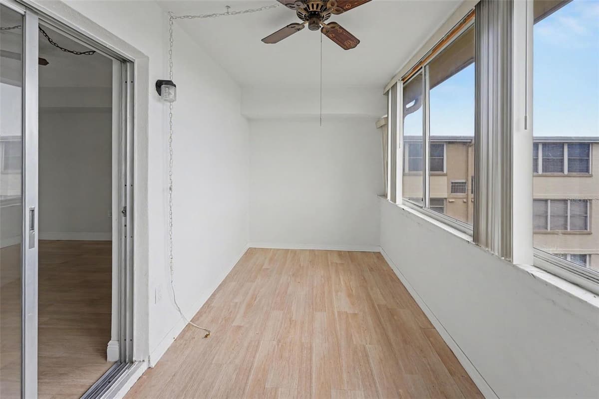 951 79TH AVENUE — photo 16 of 36