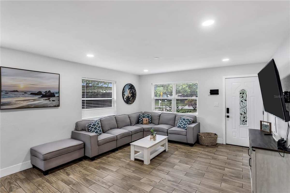 4057 67TH AVENUE — photo 6 of 15