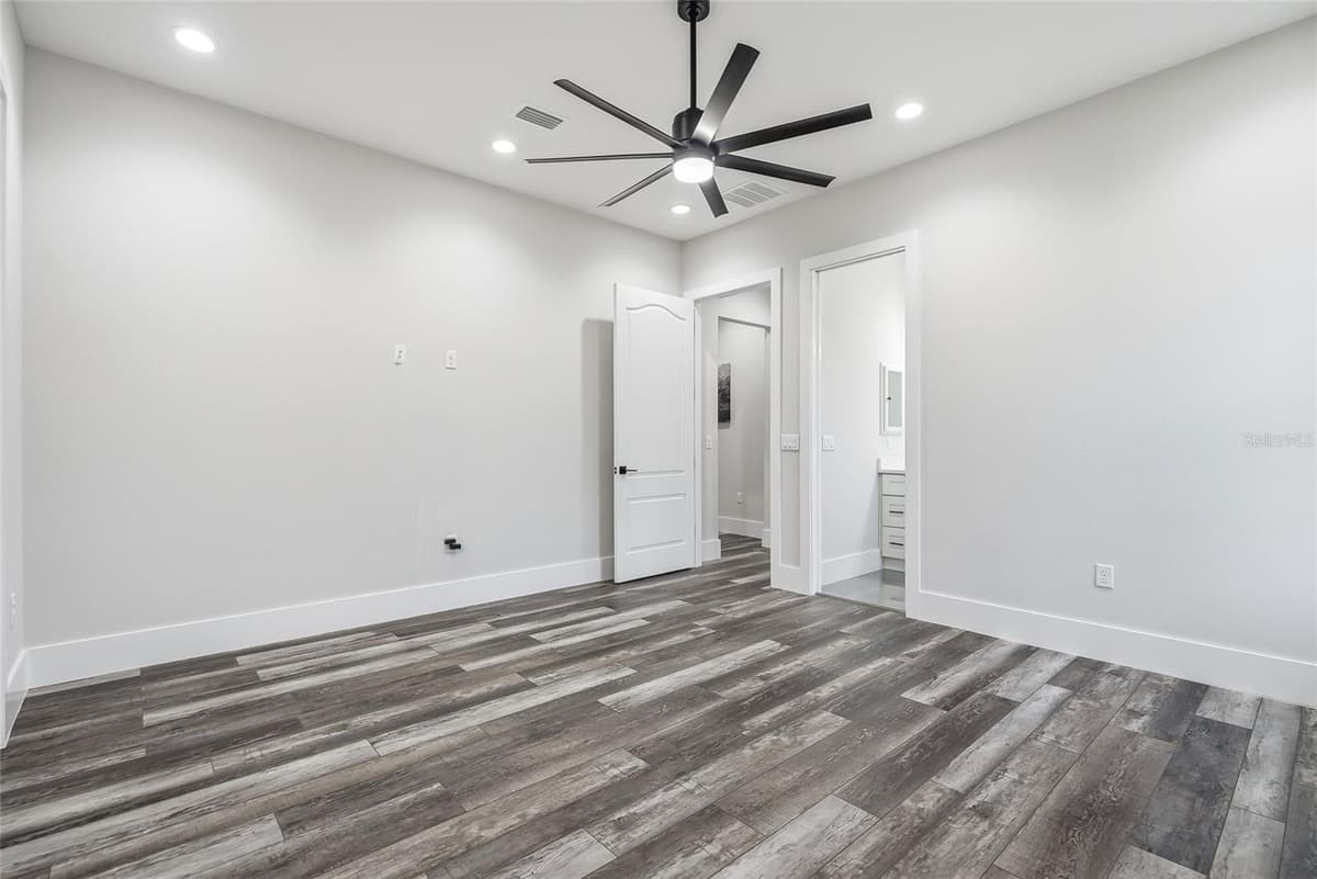 4550 CASCADE AVENUE — photo 47 of 75