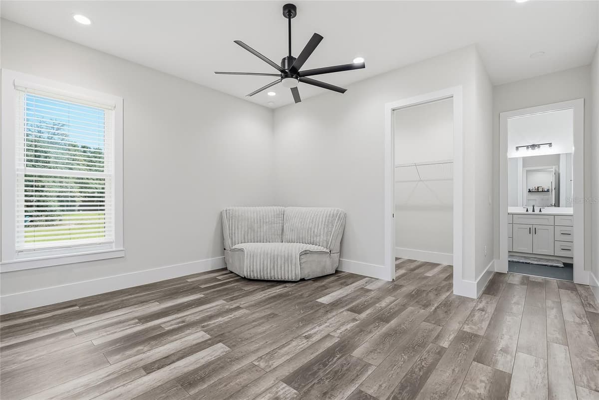4550 CASCADE AVENUE — photo 31 of 75