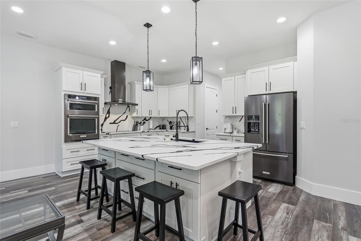 4550 CASCADE AVENUE — photo 15 of 75