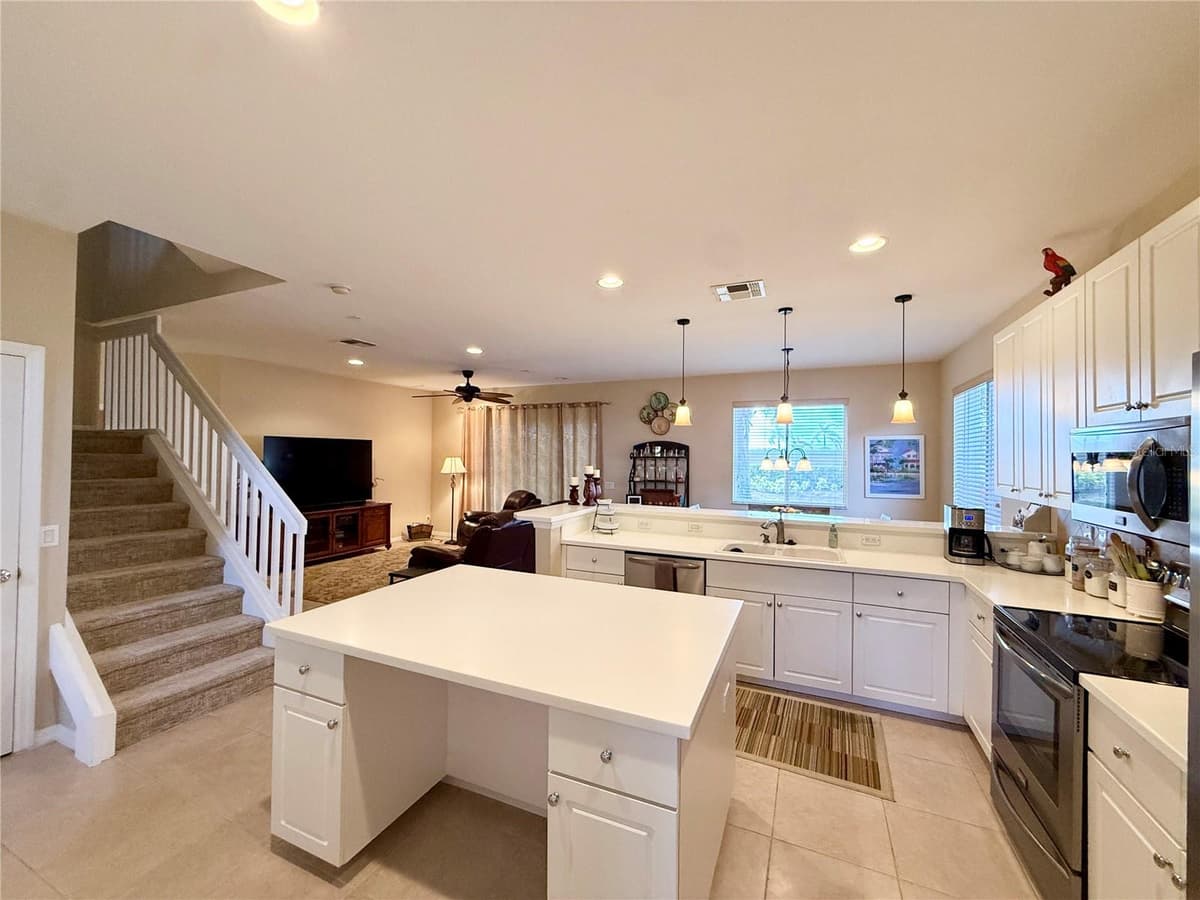 15470 LAGUNA HILLS DRIVE — photo 10 of 49