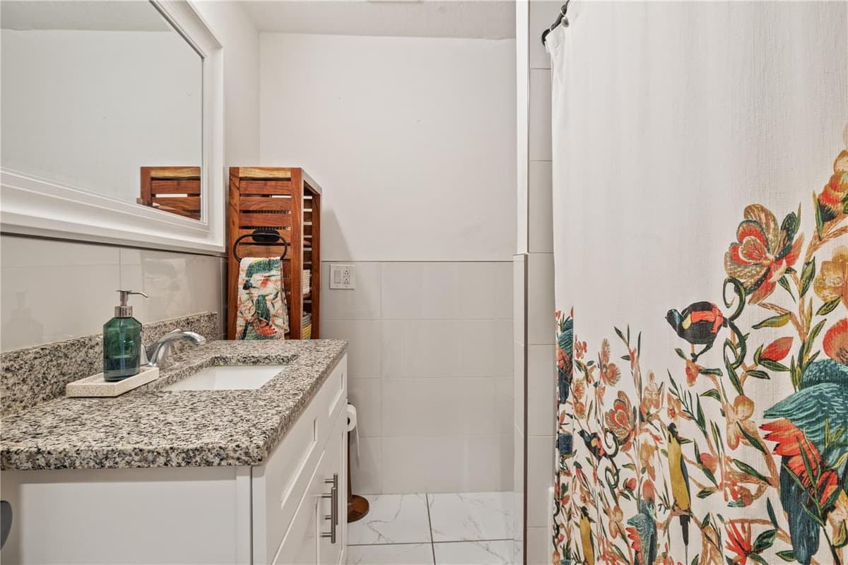 1723 PATTERSON STREET — photo 10 of 26