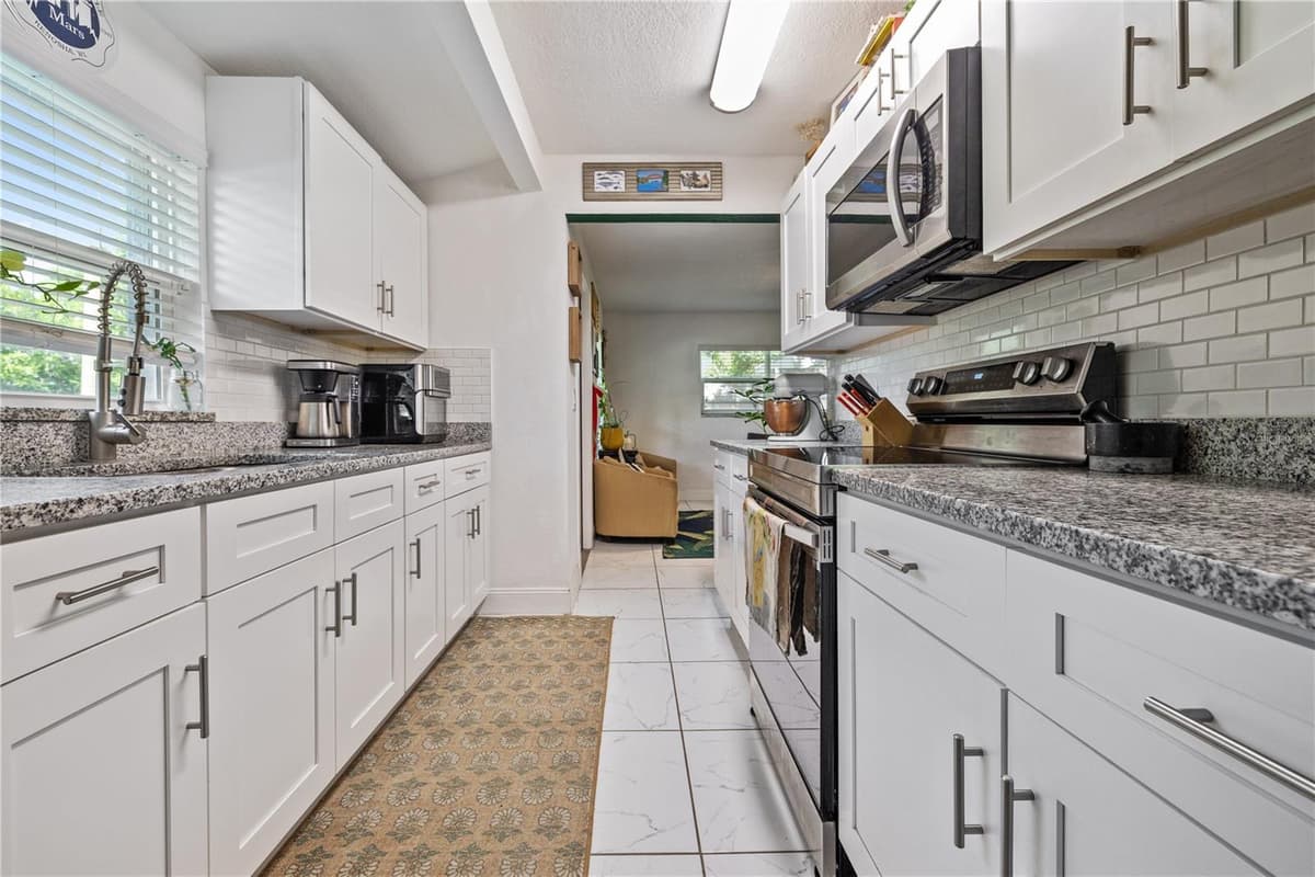 1723 PATTERSON STREET — photo 4 of 26