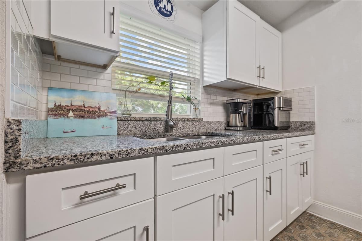 1723 PATTERSON STREET — photo 3 of 26