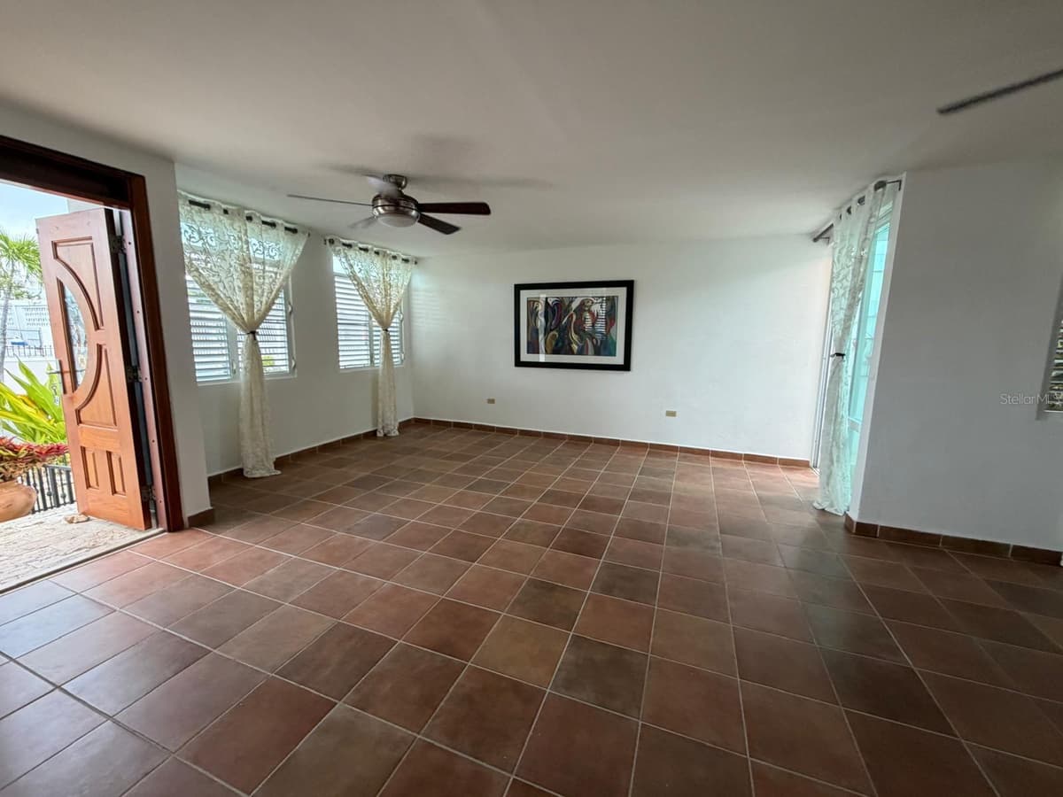 163 CALLE 7 — photo 3 of 36