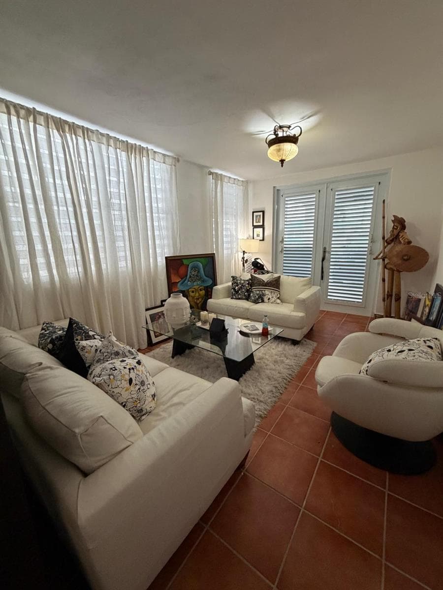 163 CALLE 7 — photo 15 of 36