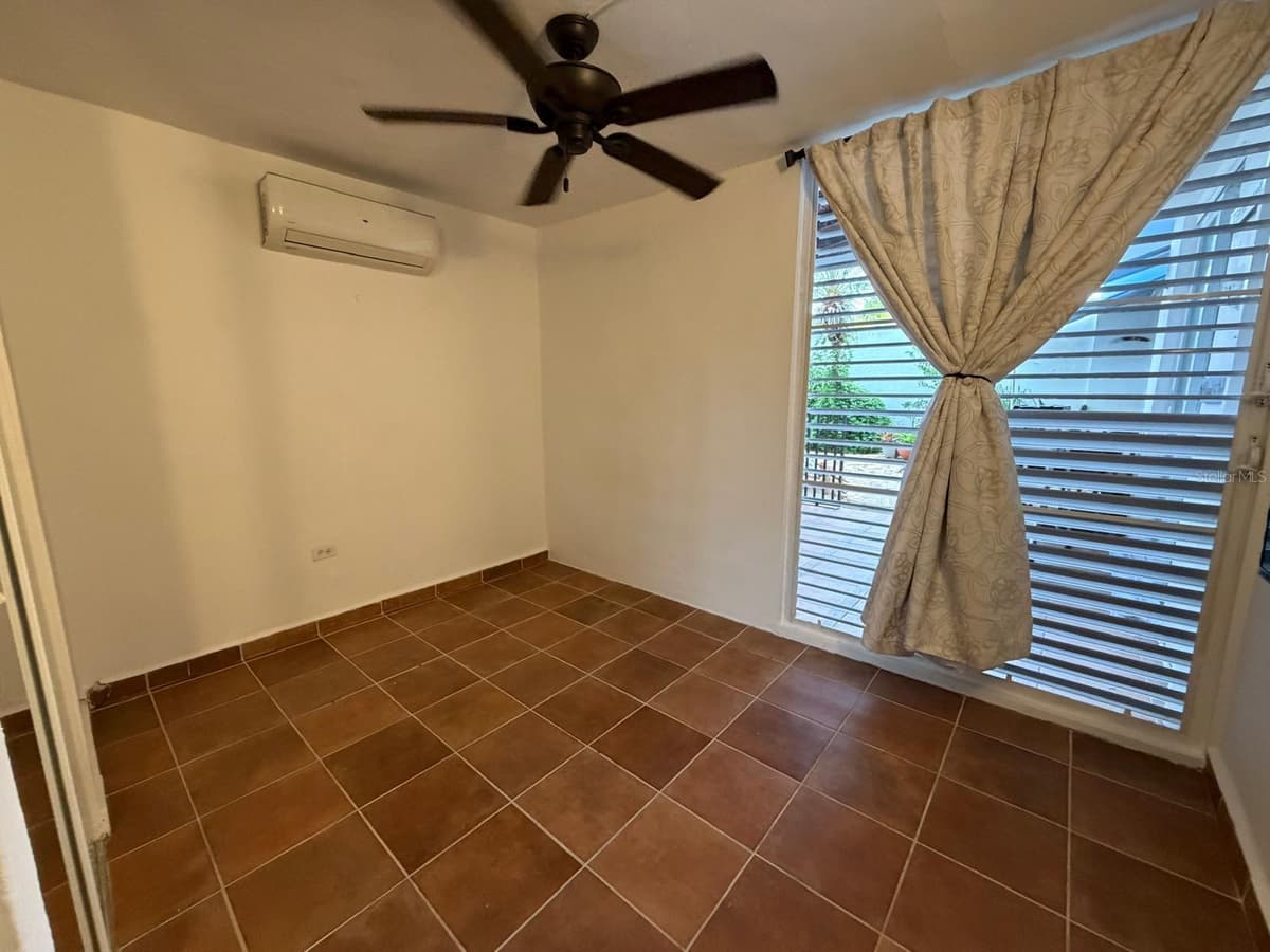 163 CALLE 7 — photo 14 of 36
