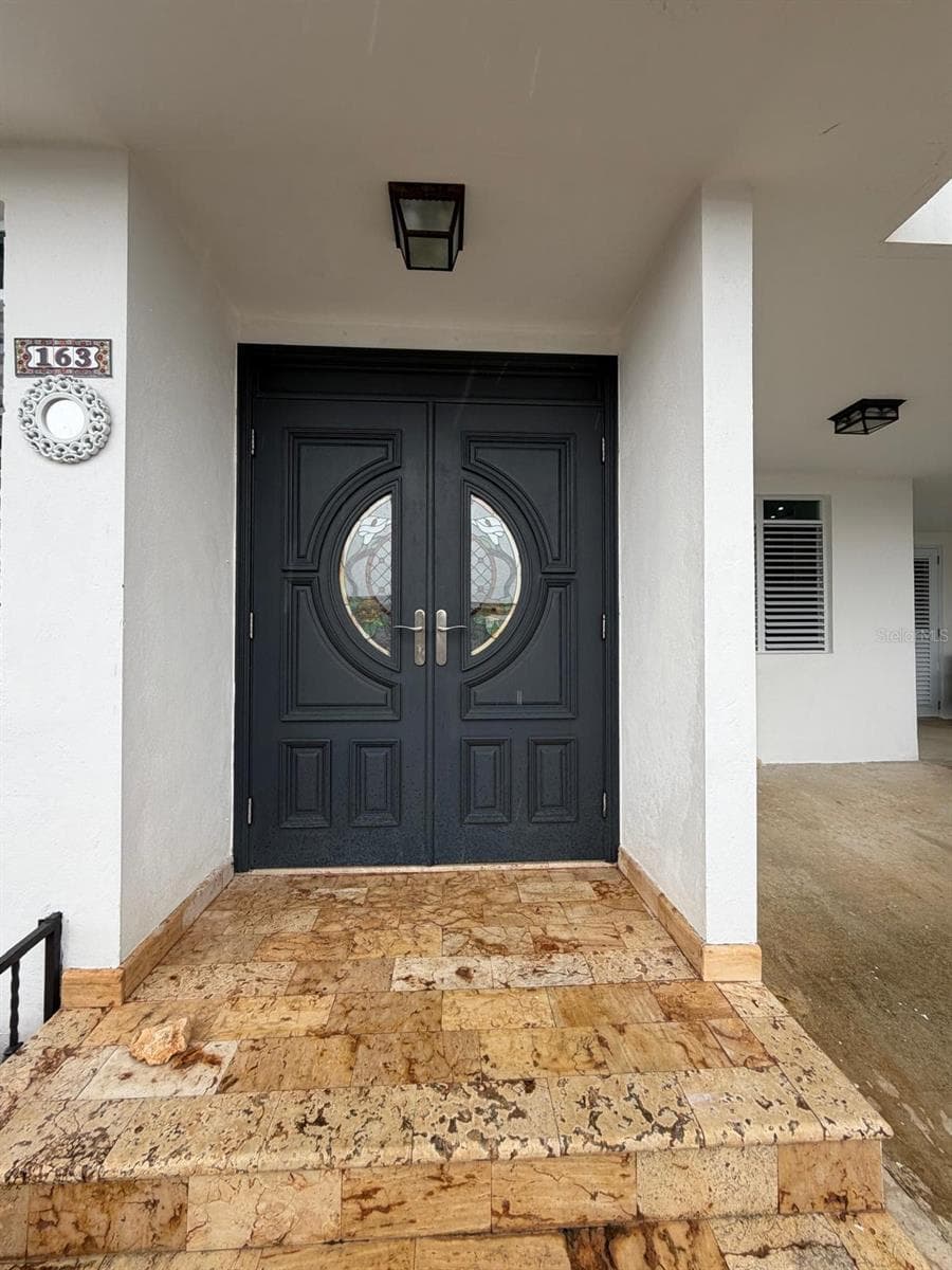 163 CALLE 7 — photo 2 of 36