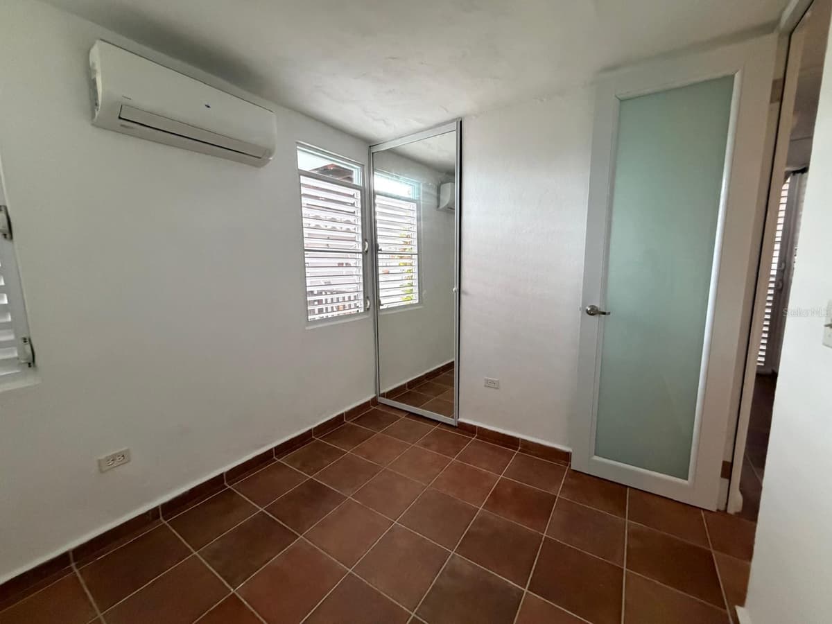 163 CALLE 7 — photo 11 of 36