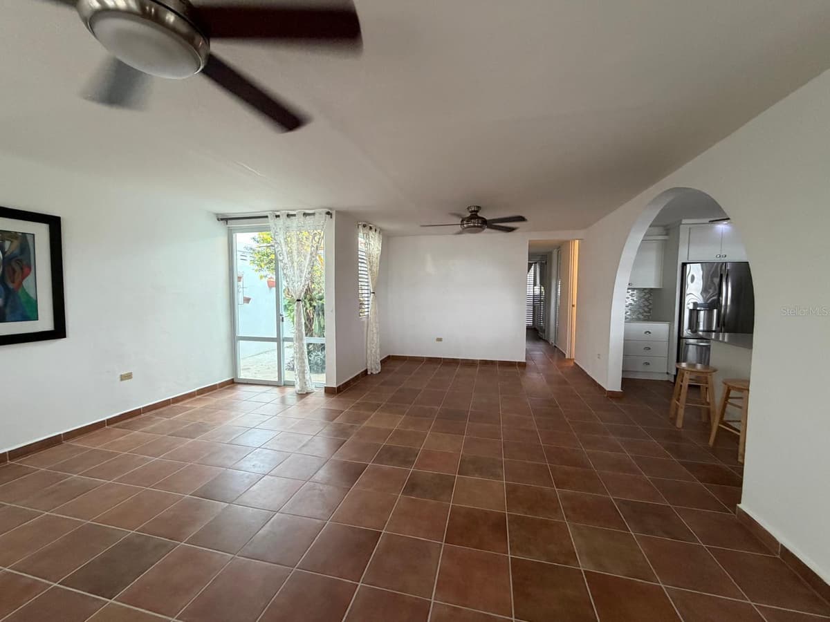 163 CALLE 7 — photo 4 of 36
