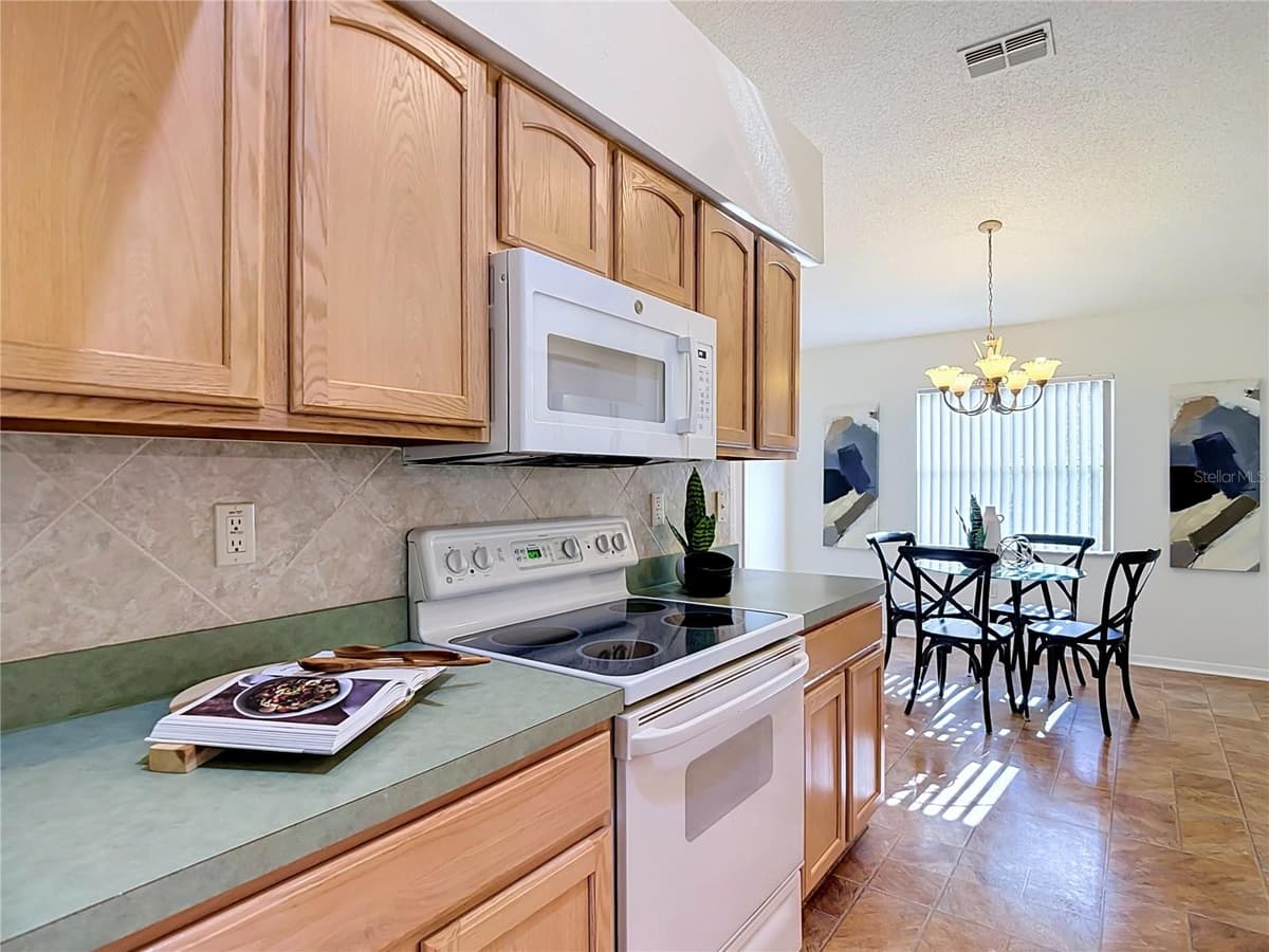 11368 LEEDS DRIVE — photo 7 of 35