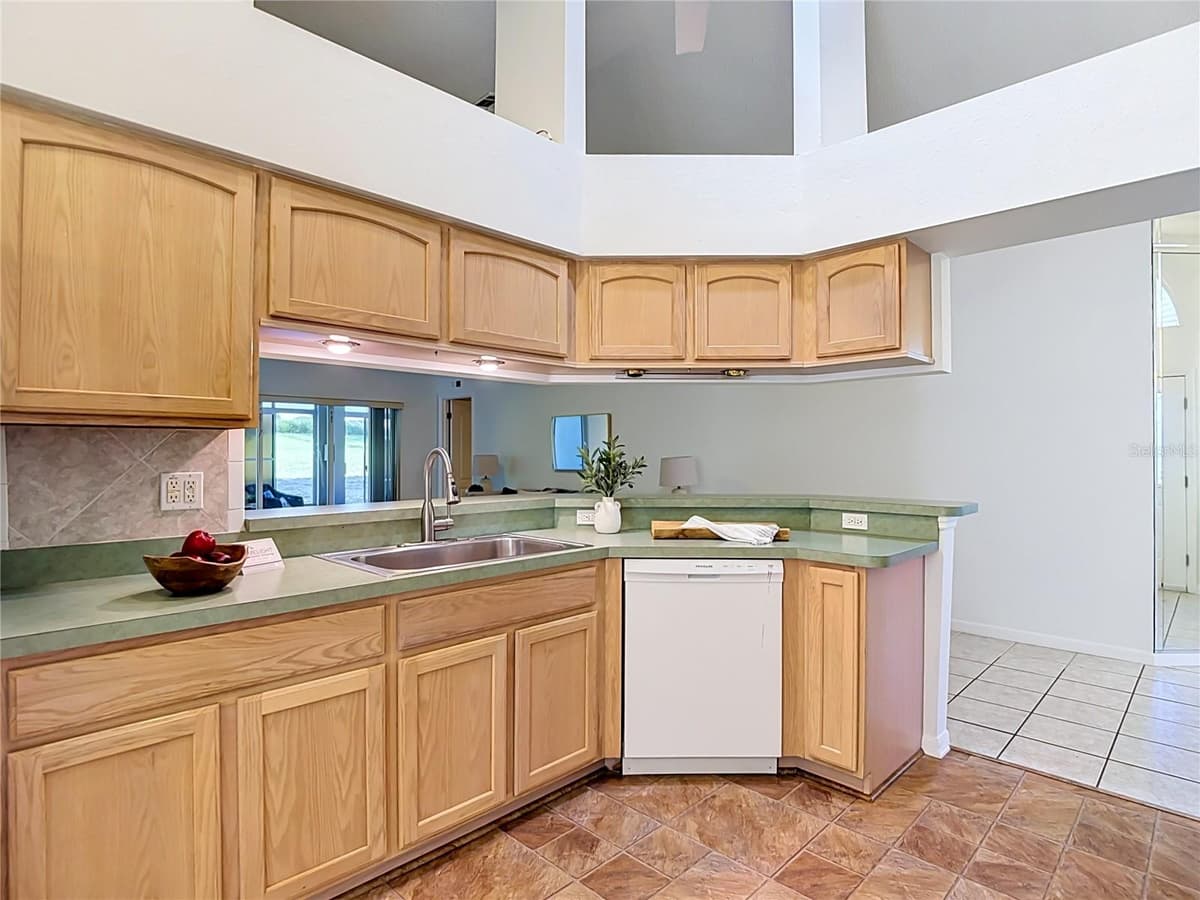 11368 LEEDS DRIVE — photo 9 of 35