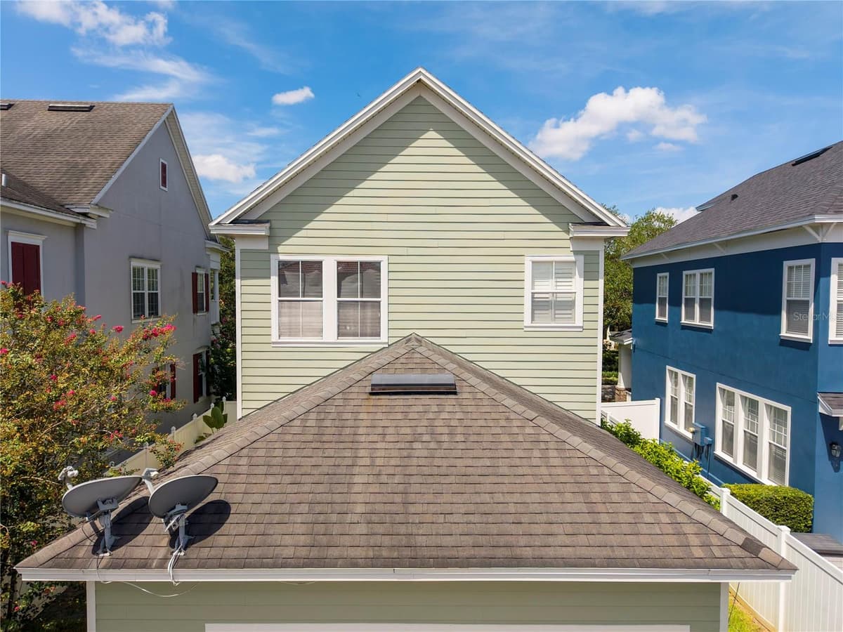 1555 HANKS AVENUE — photo 18 of 83