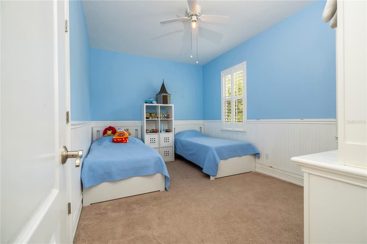 1555 HANKS AVENUE — photo 55 of 83