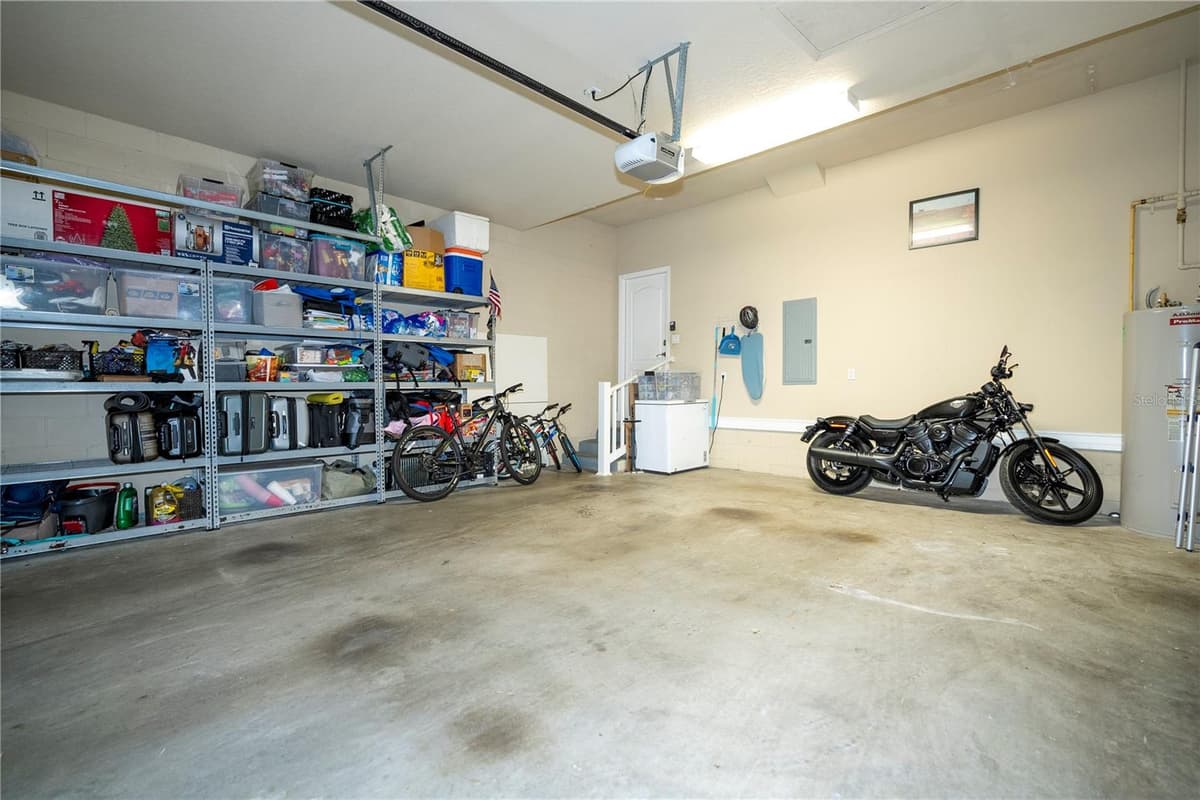 1555 HANKS AVENUE — photo 81 of 83