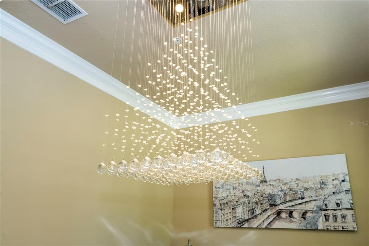 1555 HANKS AVENUE — photo 30 of 83