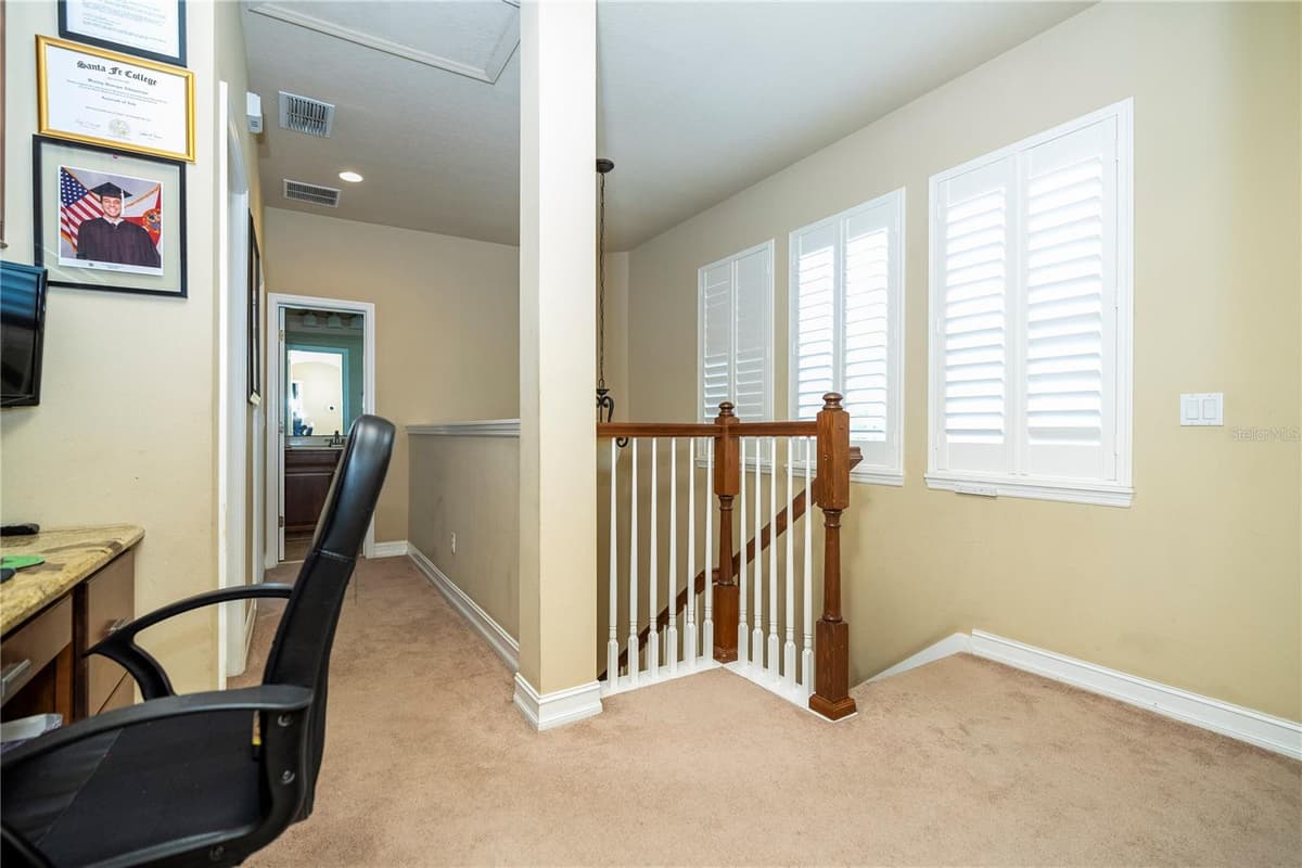 1555 HANKS AVENUE — photo 44 of 83
