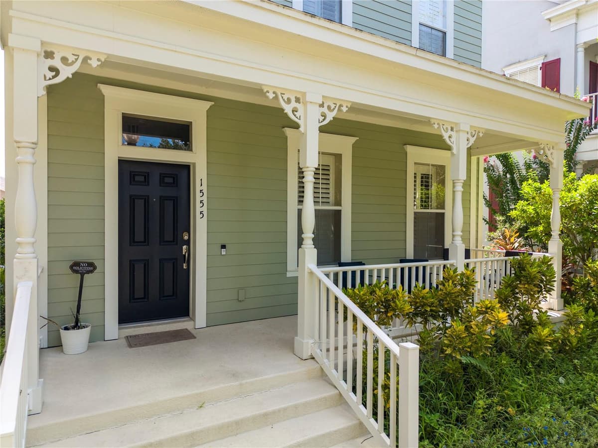 1555 HANKS AVENUE — photo 4 of 83