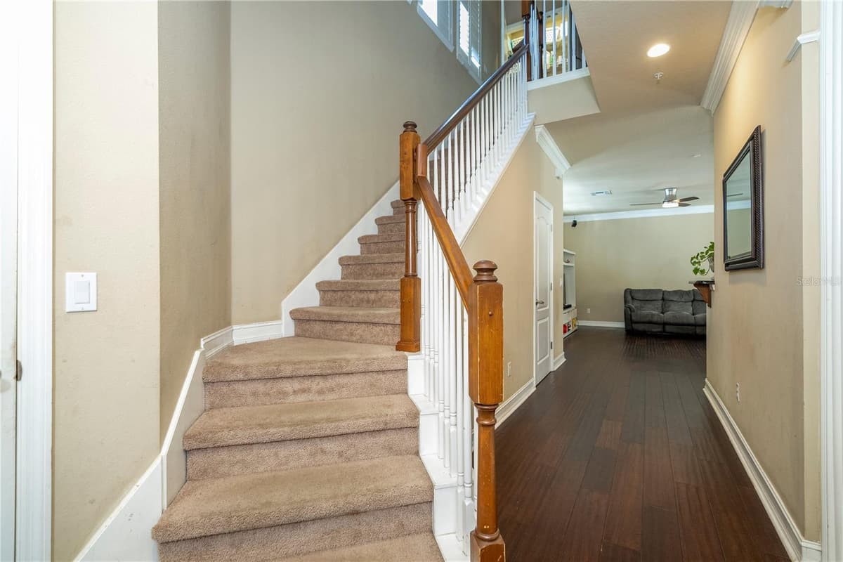 1555 HANKS AVENUE — photo 42 of 83