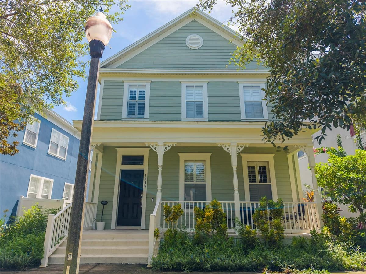 1555 HANKS AVENUE — photo 2 of 83