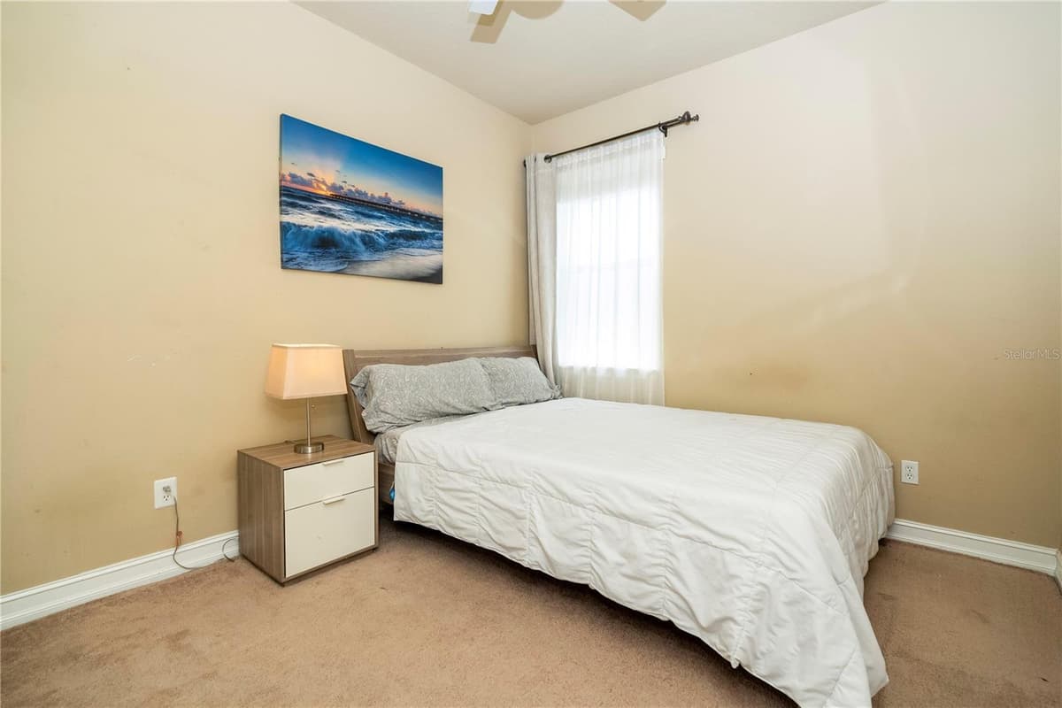 1555 HANKS AVENUE — photo 49 of 83