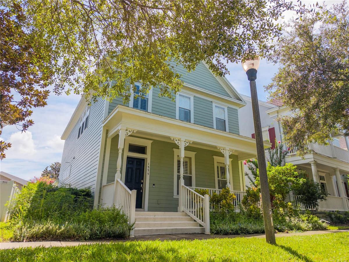 1555 HANKS AVENUE — photo 3 of 83