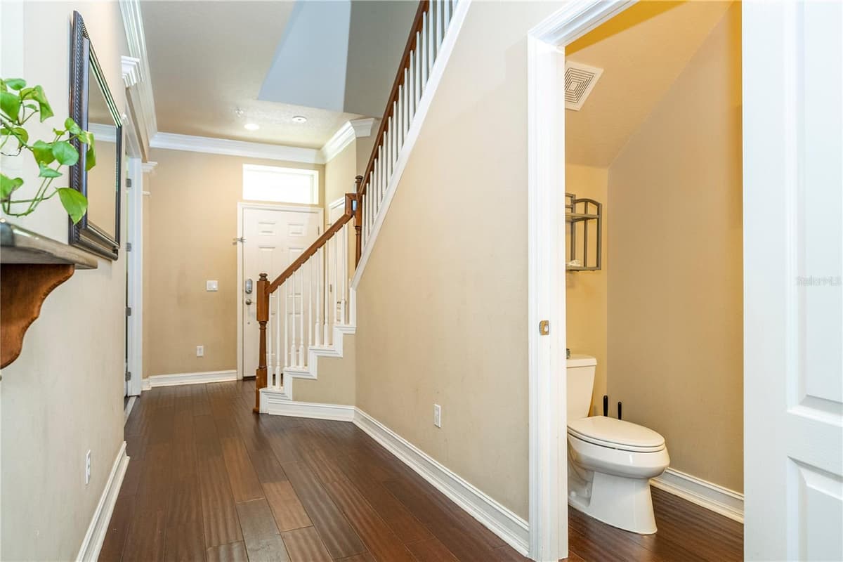 1555 HANKS AVENUE — photo 38 of 83