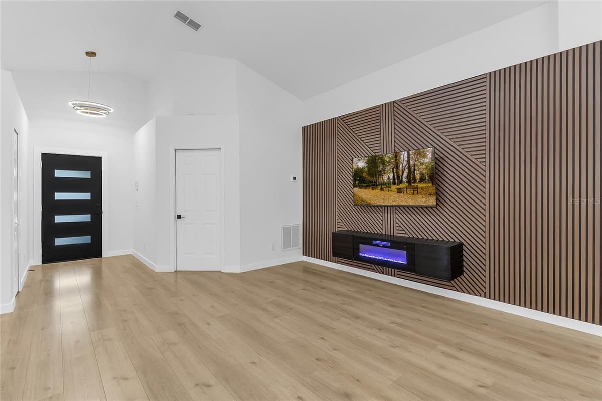 309 BAY STREET — photo 8 of 30