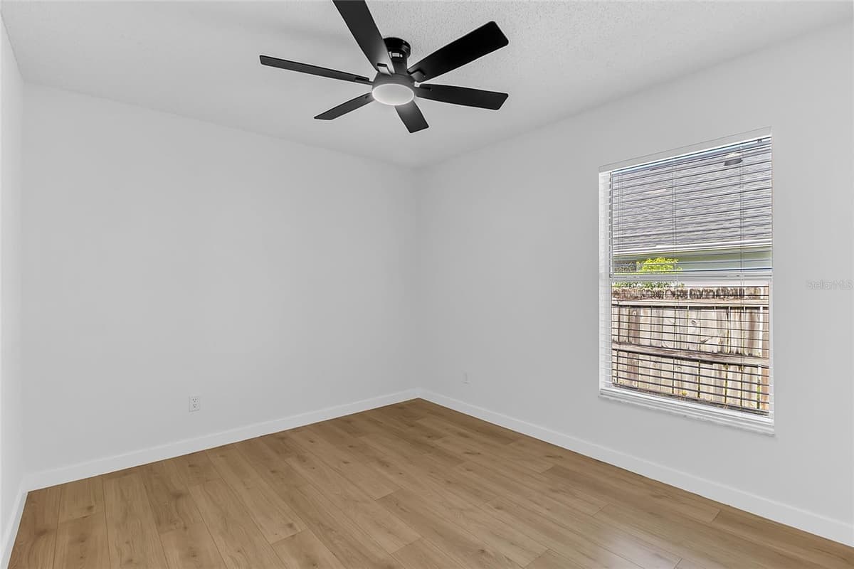 309 BAY STREET — photo 27 of 30