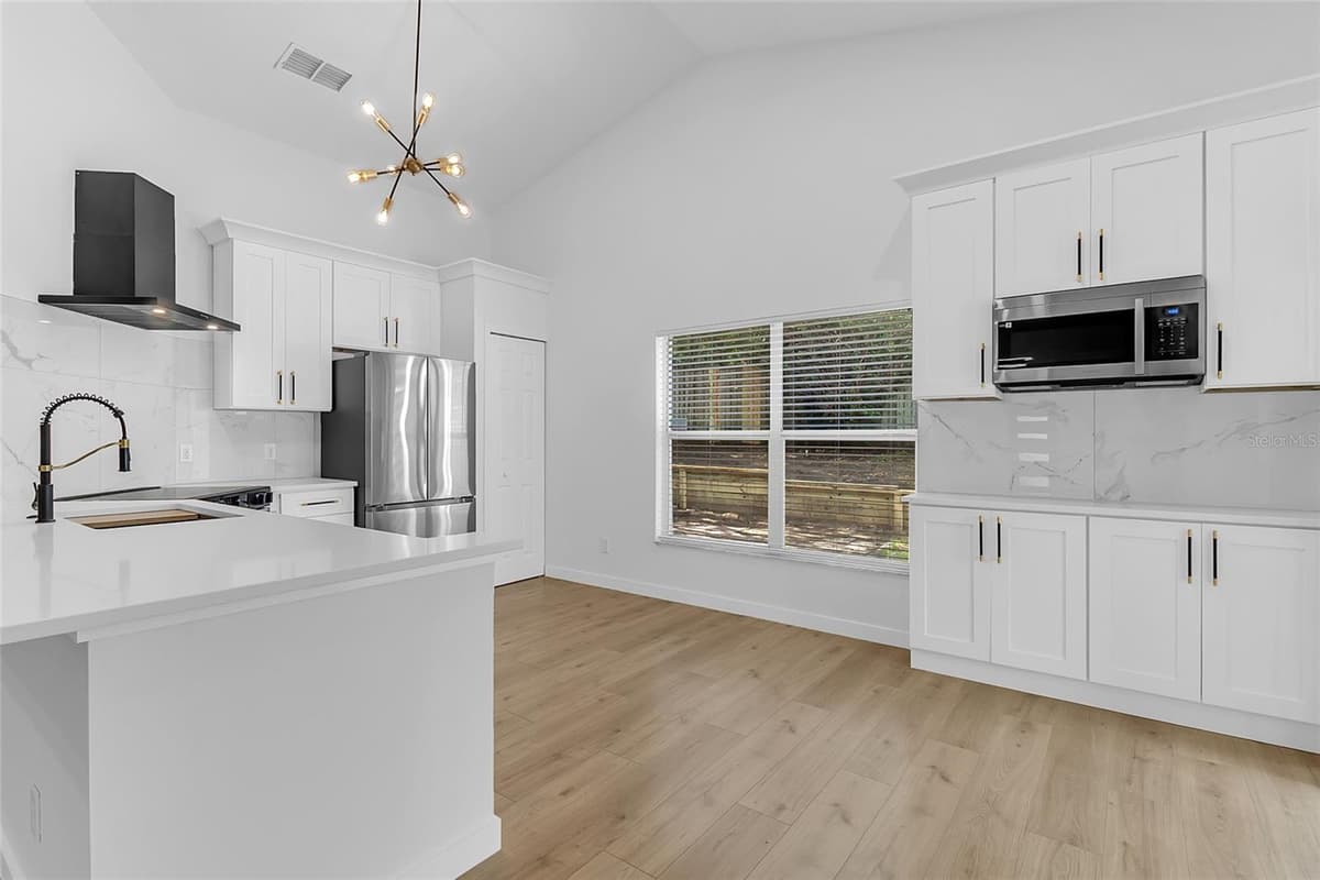 309 BAY STREET — photo 11 of 30