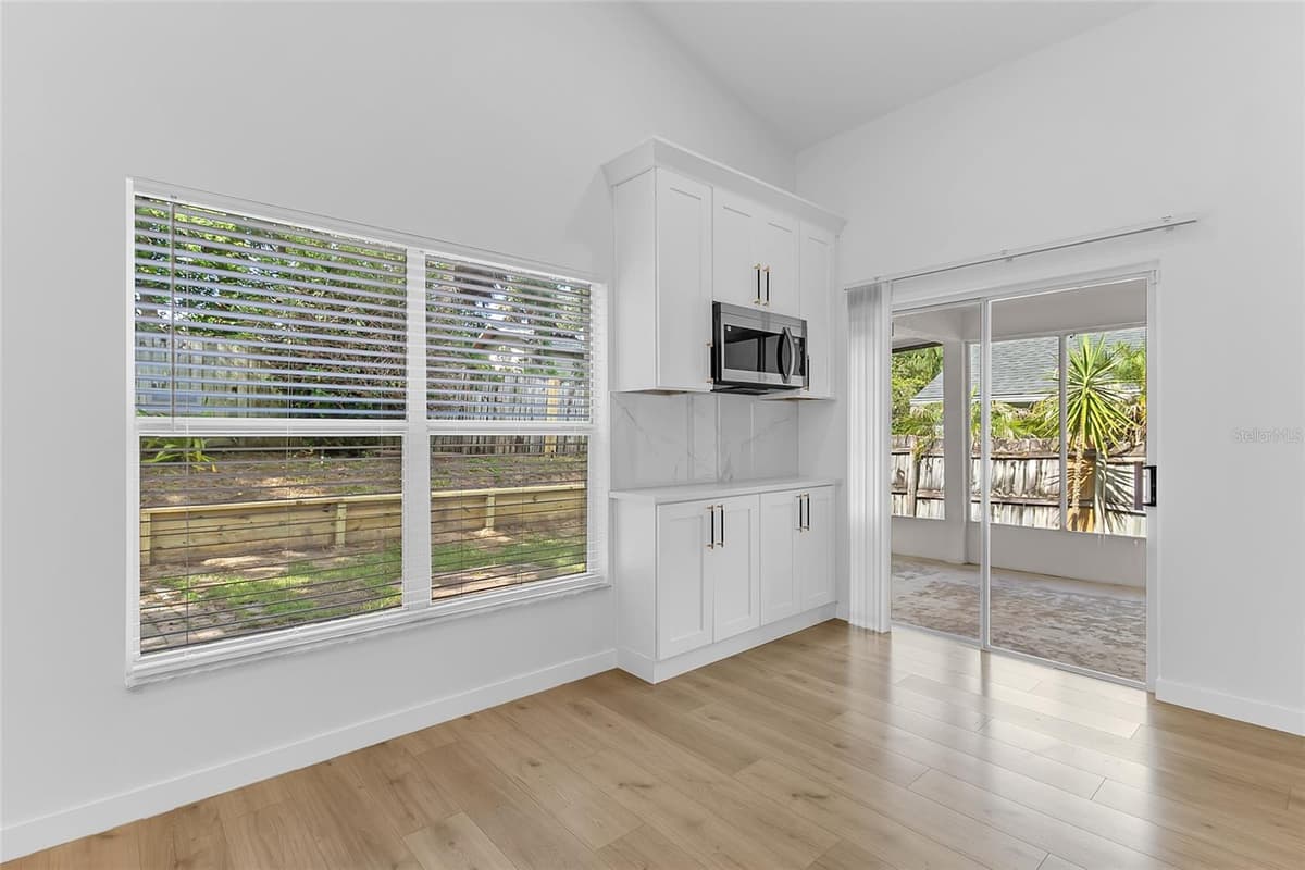 309 BAY STREET — photo 15 of 30