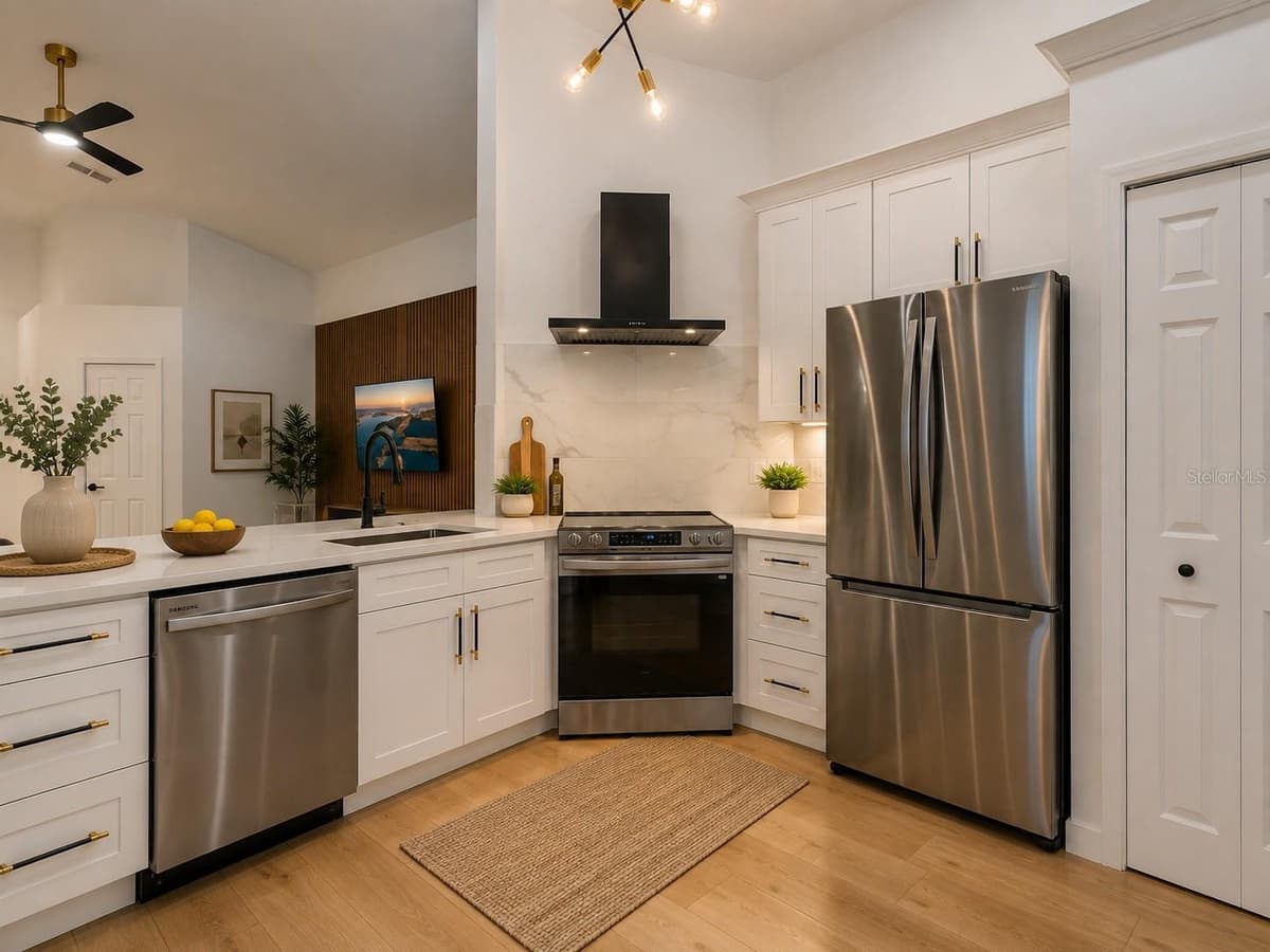 309 BAY STREET — photo 12 of 30